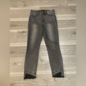 Level 99 Elle High Rise Uneven Release Hem / Gray Size 27